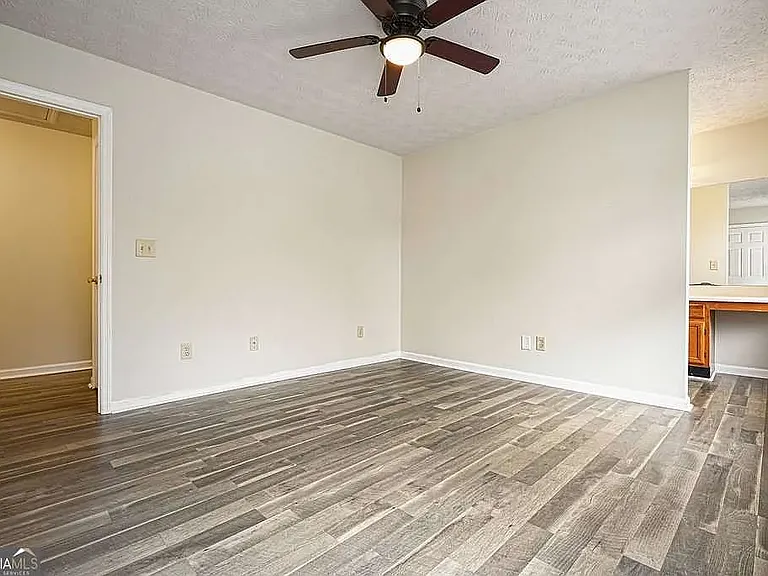 6617 Meadow Green Cir — Photo 8