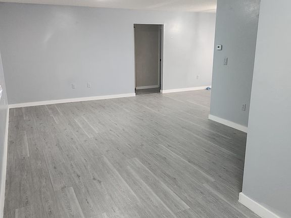 3rd image of 965 McMahon Ave
