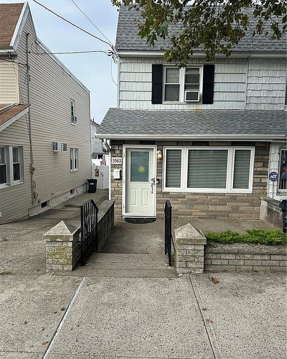 1st image of 2063 E 74th St