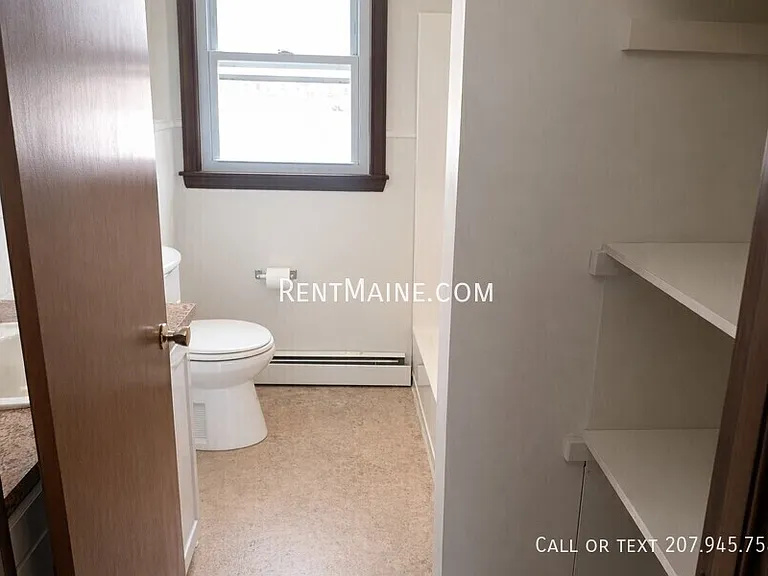 19 Hemlock St — Photo 7
