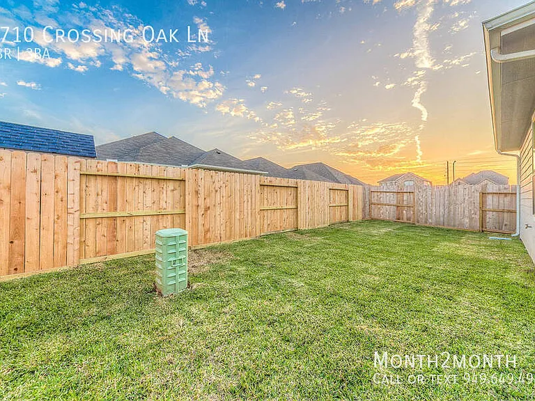 8710 Crossing Oak Ln — Photo 24