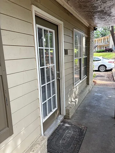 901 Park Ln Photo 1