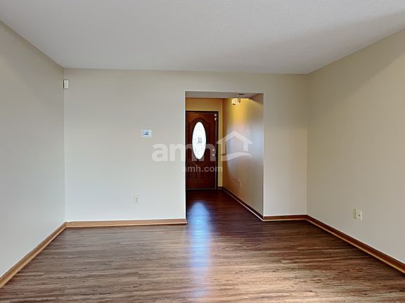 5th image of 1475 Creekside Dr