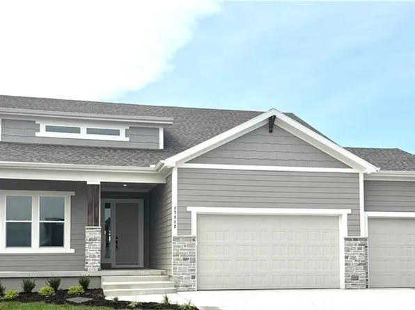 17412 Richards St, Overland Park, KS 66221