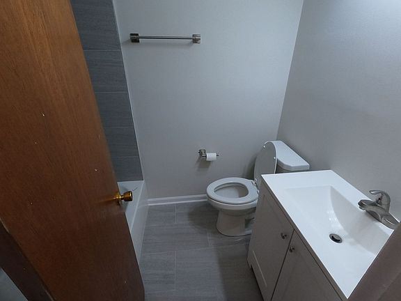 5th image of 8810-8812 Wesley Ave #101