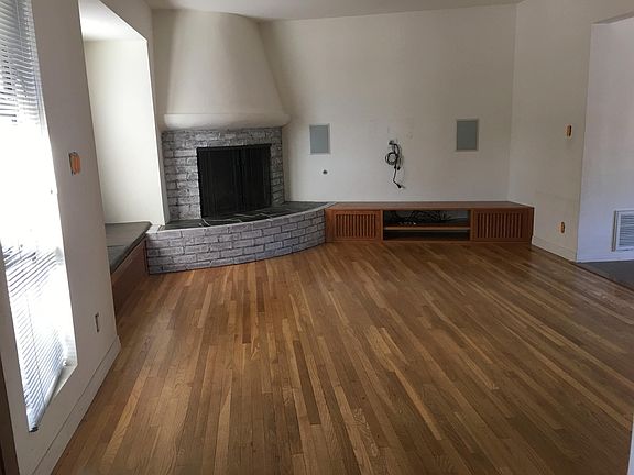 2nd image of 2334 Silver Lake Blvd