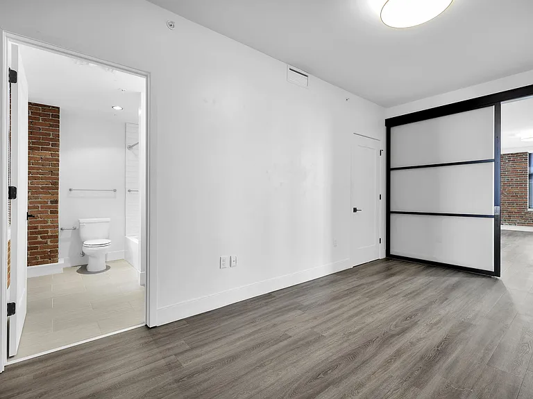 The Residences at Barnett — Photo 25