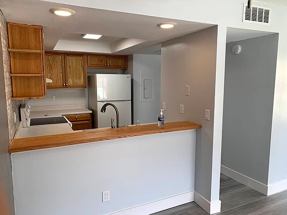 5th image of 2292 Sir Hamilton Cir Unit 6