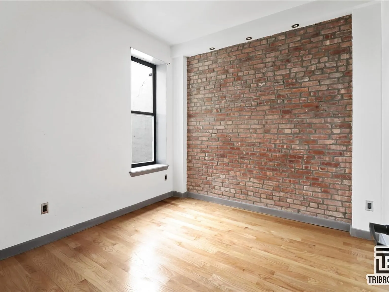 105 Carlton Avenue — Photo 4
