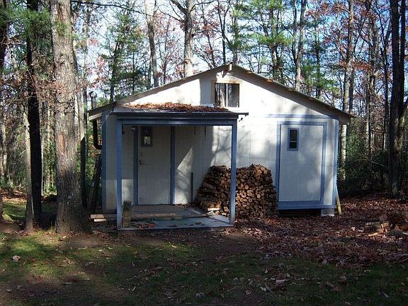 3rd image of 148 Bennett Ln