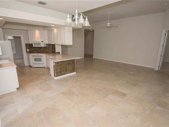 3rd image of 11962 Gennaro Ln