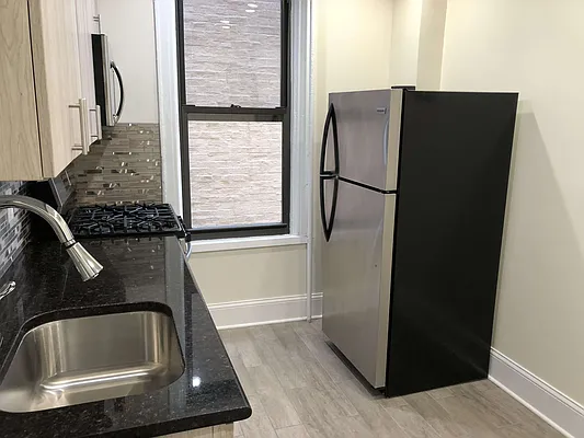 Rented by Metropolis International Realty Inc. | media 3