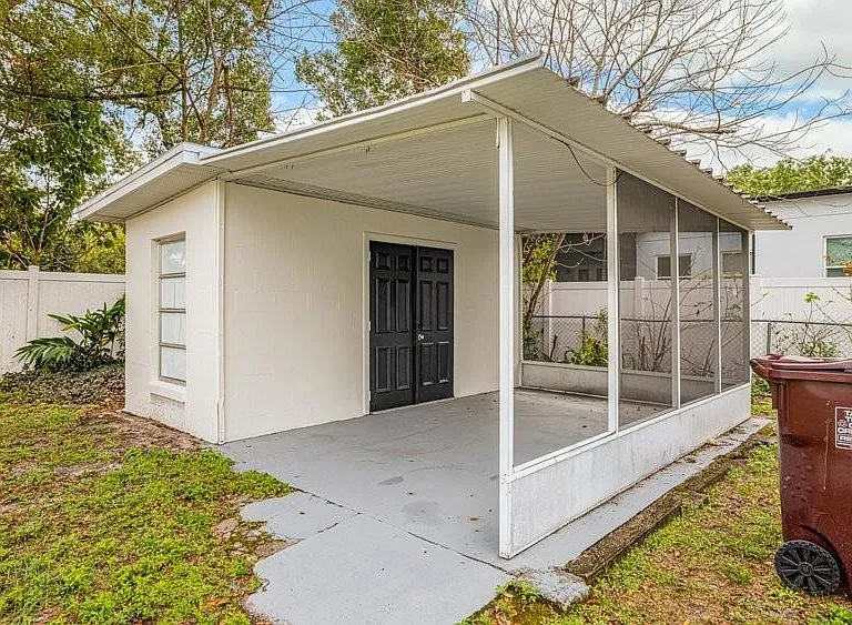 1414 E Harding St — Photo 45