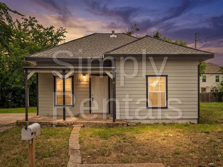 4214 Johnson St — Photo 4