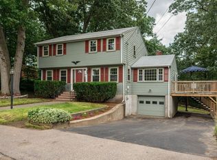 42 Old Carriage Ln, Braintree, MA 02184