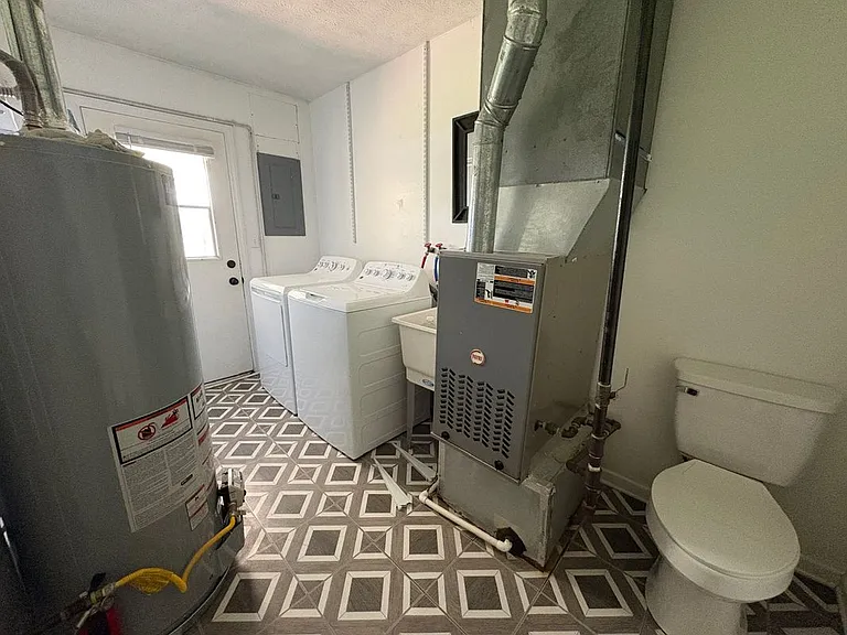 2087 Granada Dr — Photo 37