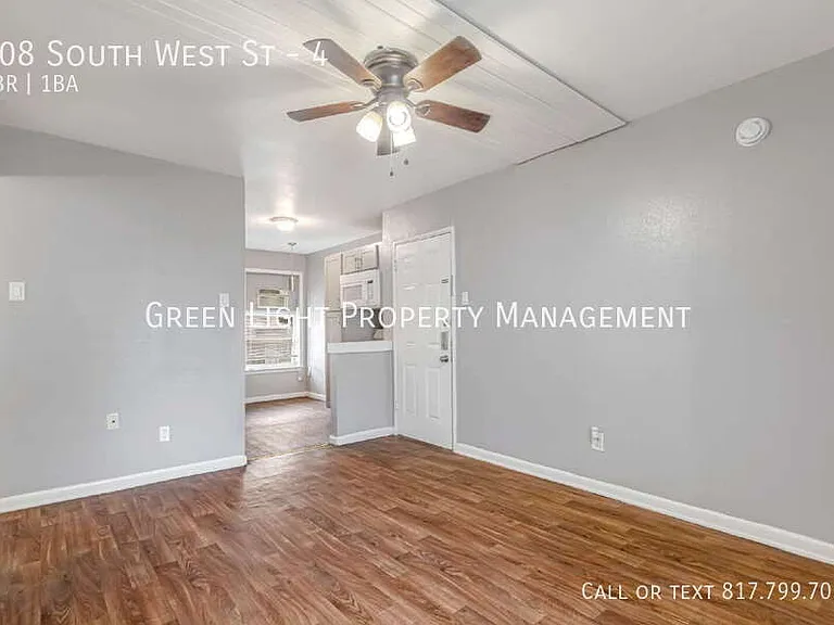 308 S West St #4 — Photo 4
