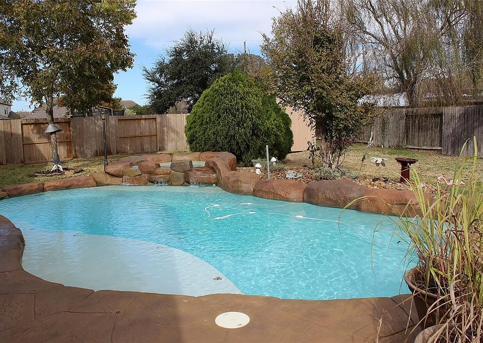 1st image of 14914 Woodcypress Ln