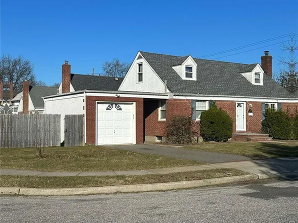 863 Harbor Circle, Baldwin, NY 11510