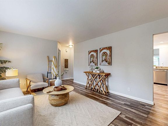 5th image of 18046 Comstock Avenue