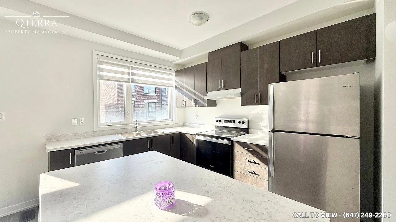 3 bed, 2.5 bath, 1926 sqft, $3,095 — Photo 2