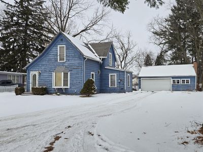 103 E McKinley St, Kouts, IN, 46347