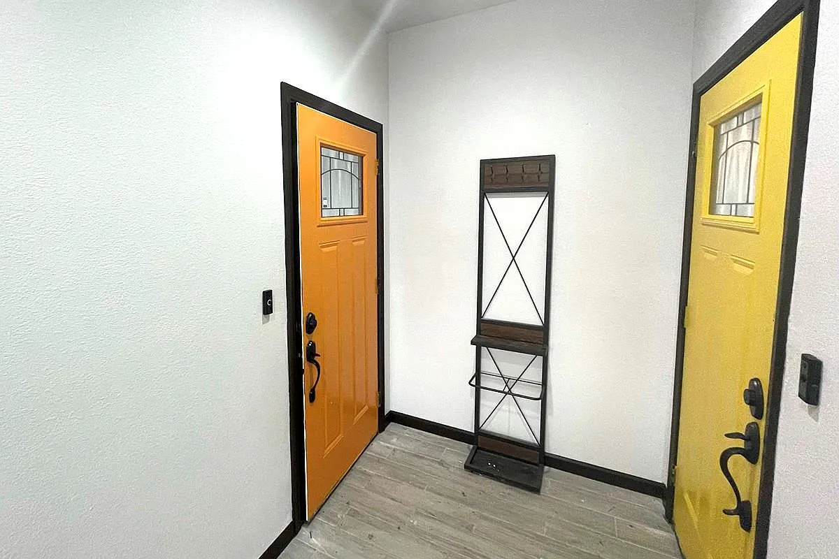 2 bed, 2.0 bath, 5752 sqft, $1,800 — Photo 4