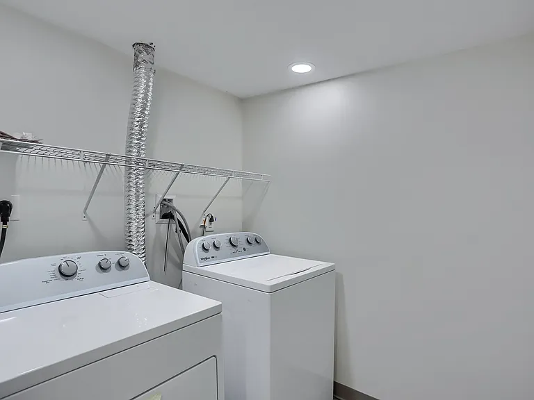 201 Kathleen Dr #2 — Photo 31