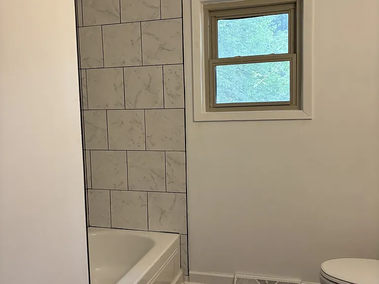 307 N 12th Ave — Photo 8
