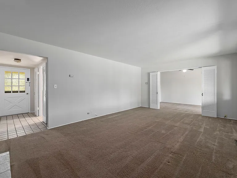 4517 Catalina Dr — Photo 6