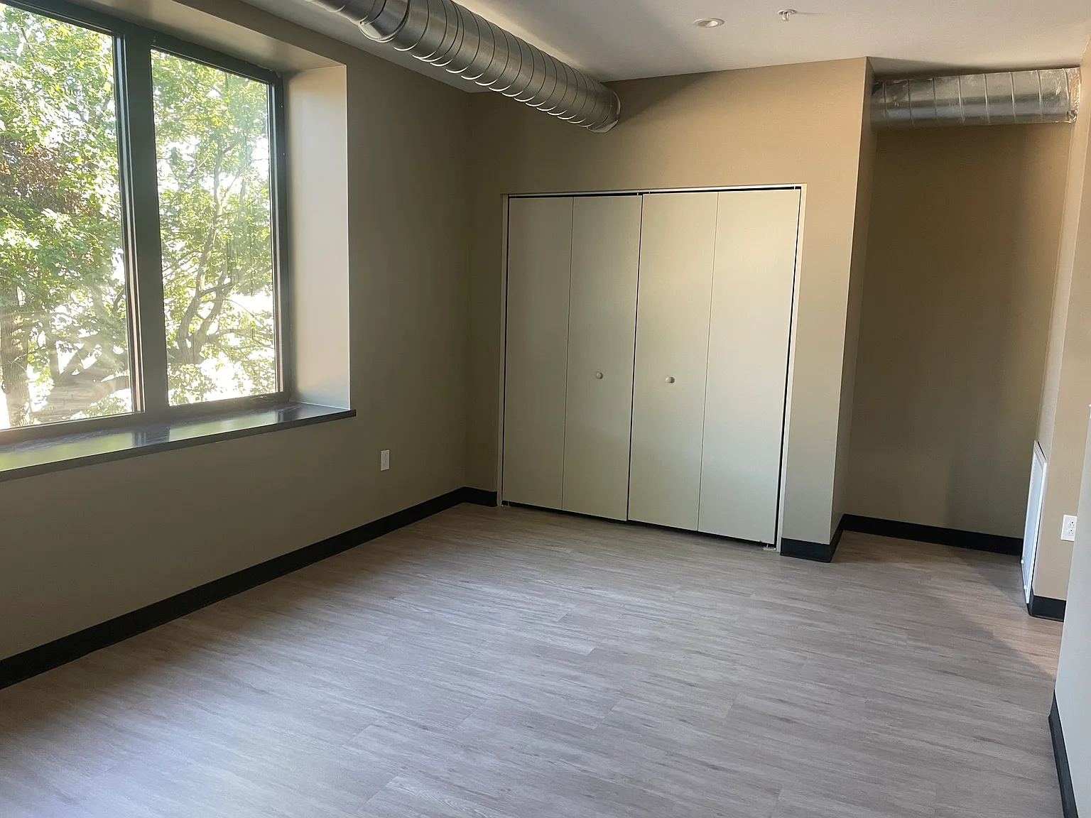 1 bed, 700 sqft, $1,400 — Photo 2