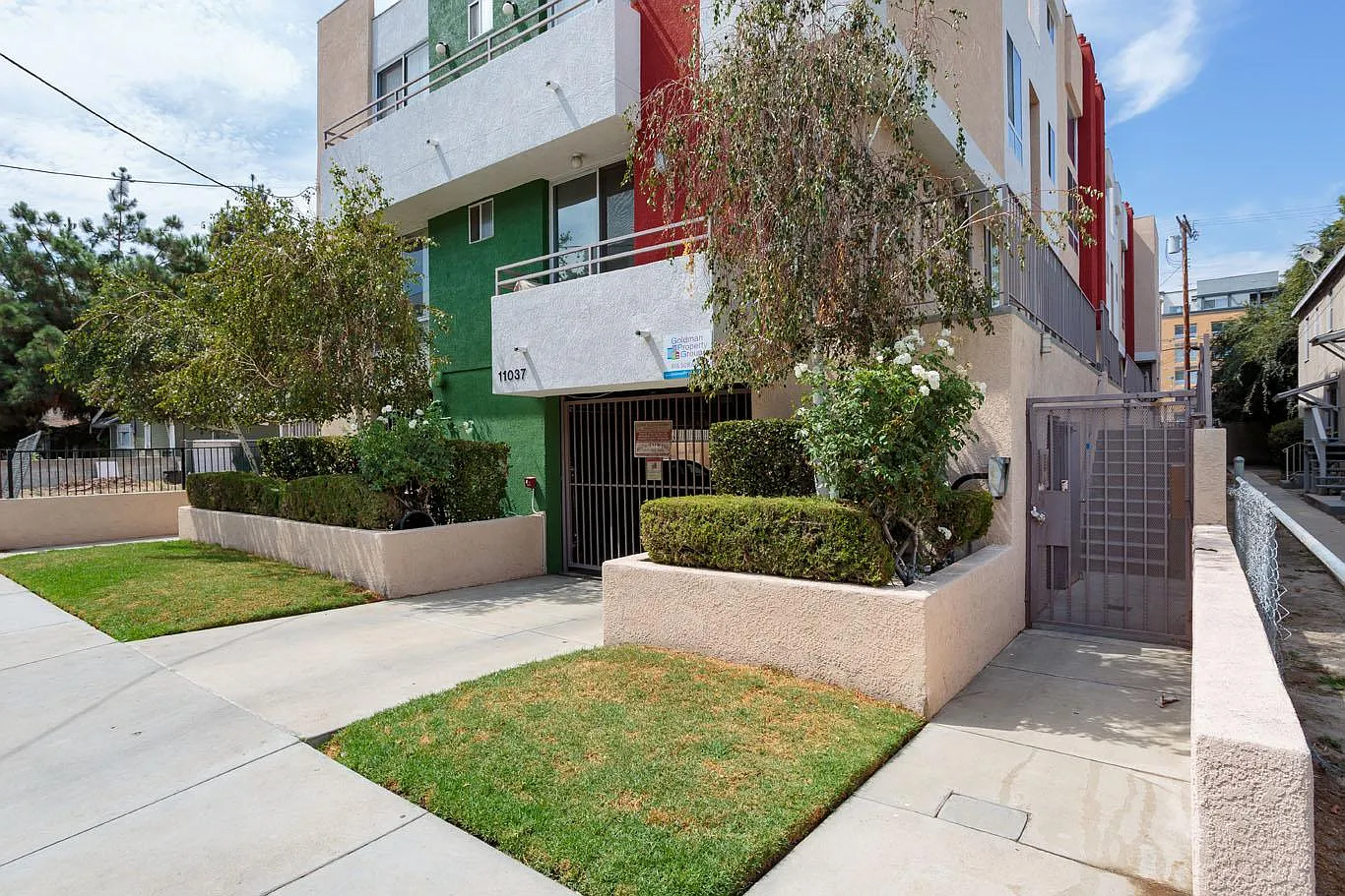 2 bed, $2,345 — Photo 1
