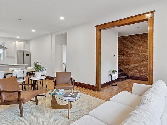2nd image of 1009 W 14th Ave #0
