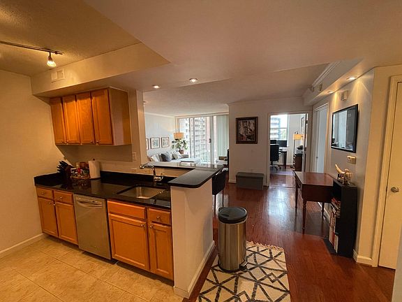 5th image of 880 N Pollard St APT 803