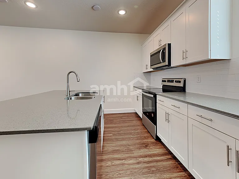 11078 S Trocadero Ave — Photo 4