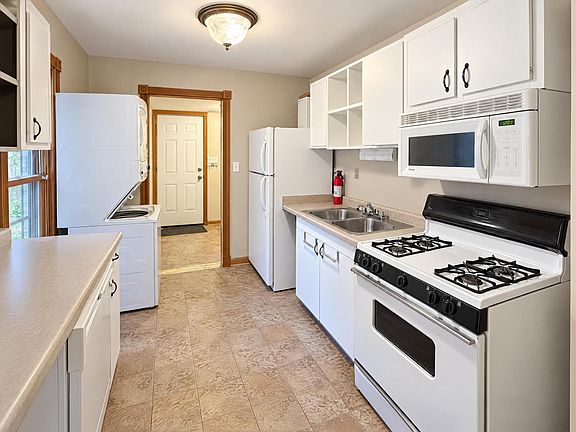 5th image of 5533 32nd Ave S
