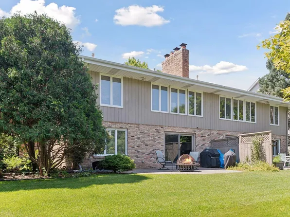 5219 Malibu Dr, Edina, MN 55436