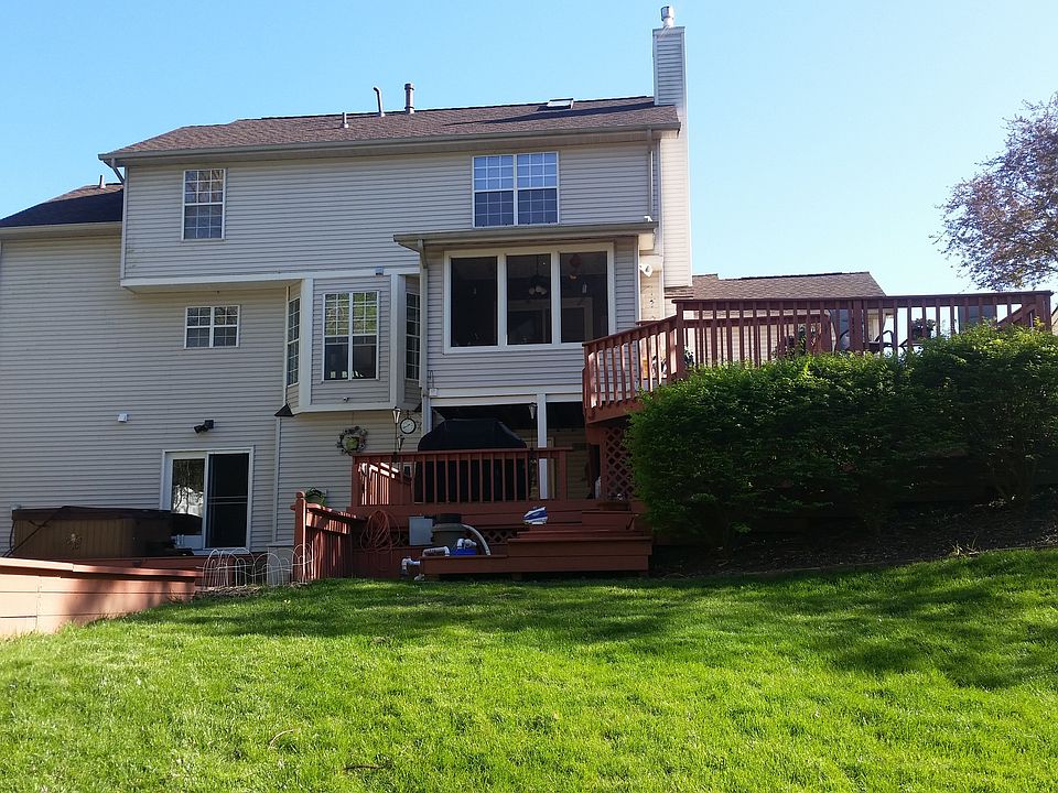 1st image of 40 Sloans Ct