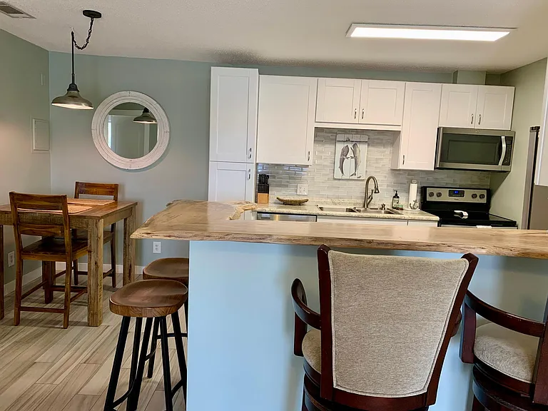 2100 W Beach Dr #204 — Photo 3