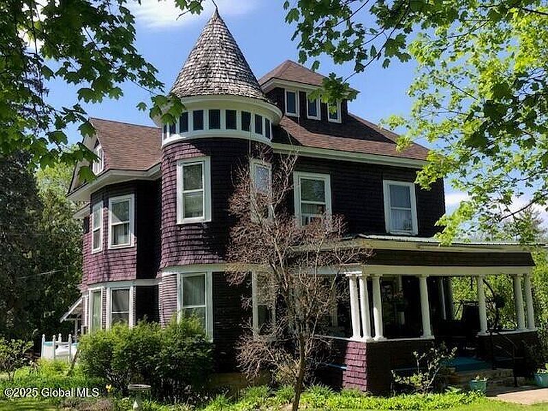 3rd image of 149 Champlain Avenue