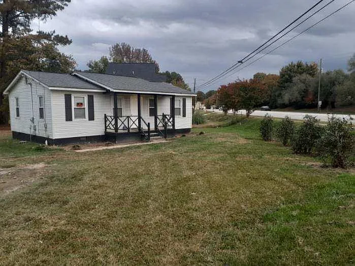 2705 Rockwood Dr — Photo 1