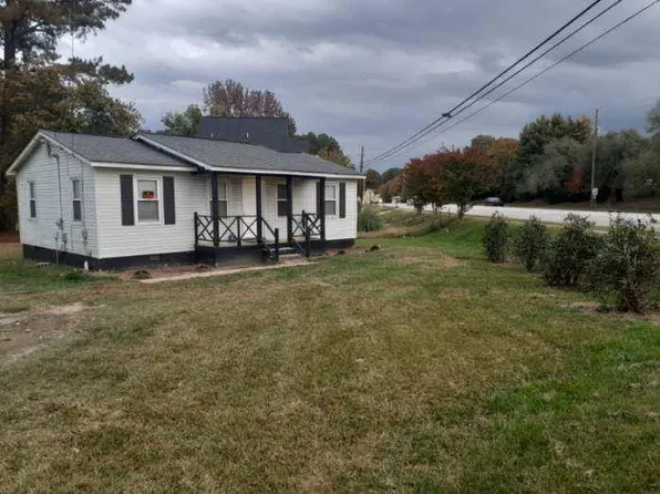 2705 Rockwood Dr, Raleigh, NC 27610