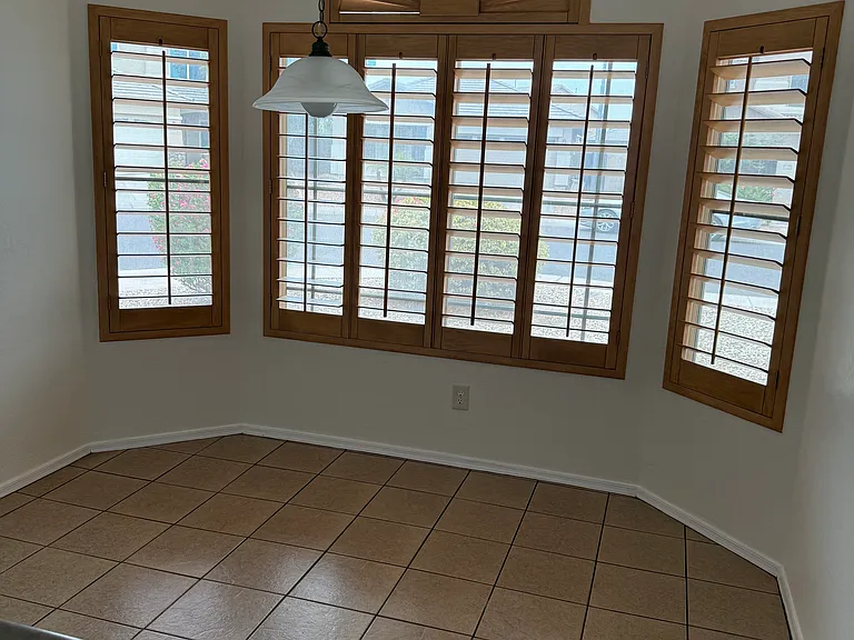 11556 W Madison St — Photo 2