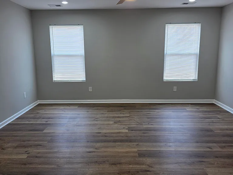 697 Armitage Way — Photo 31