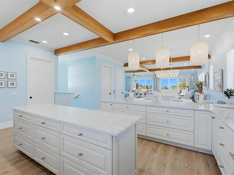 113 Aqua Ln — Photo 21
