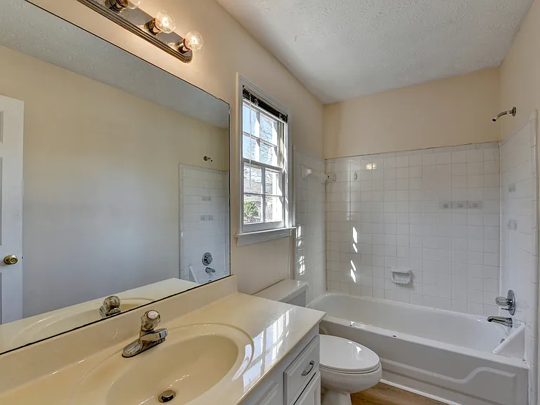 3945 Genoa Ct — Photo 55