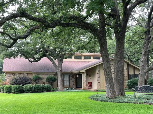 2708 Burlwood Dr, Dalworthington Gardens, TX 76016