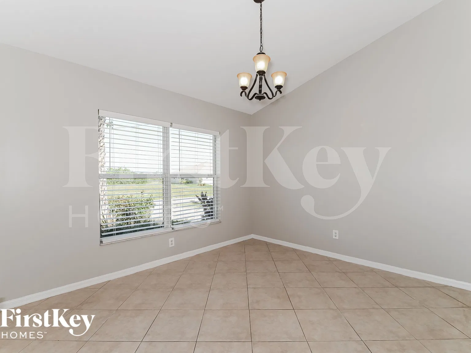 3 bed, 2.0 bath, 1783 sqft, $2,050 — Photo 4