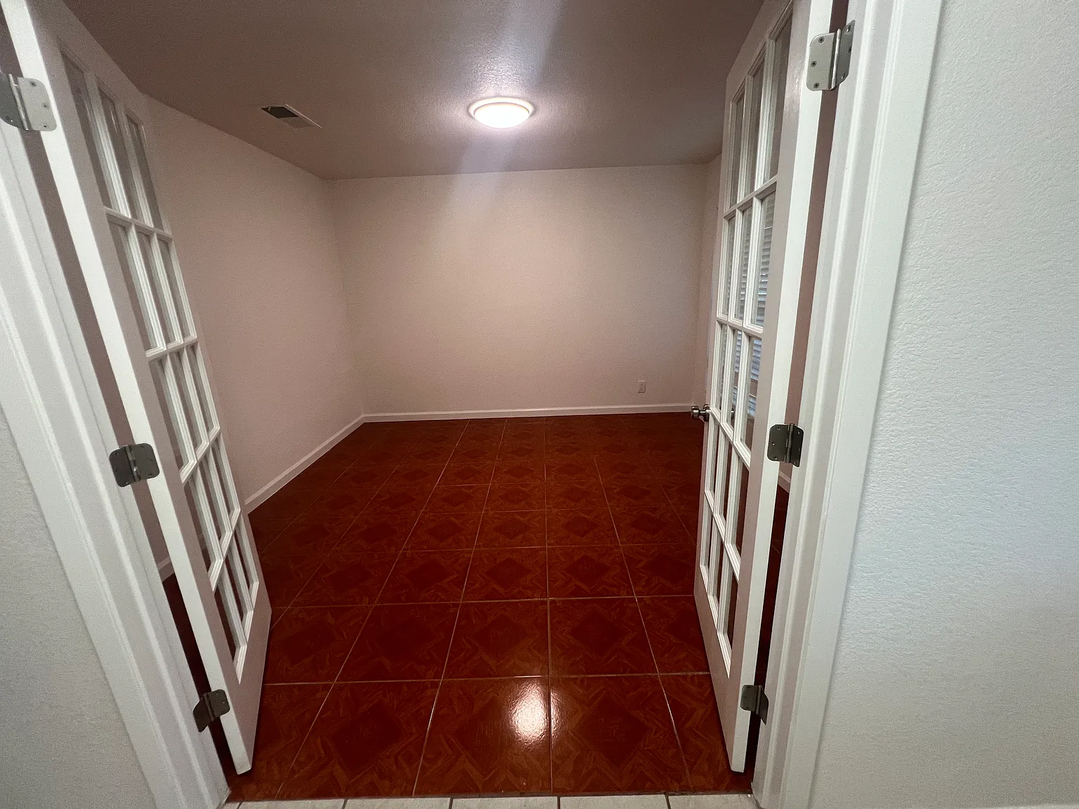 3 bed, 1655 sqft, $2,000 — Photo 3