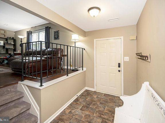 3rd image of 7004 Battlefield Green Dr